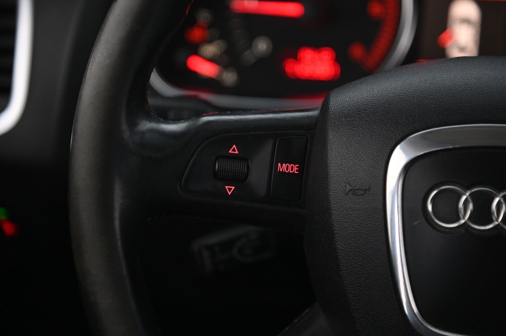 Audi Q7 2007 Q7 Farmari S-line *P-kamera / lohko / vetokoukku* - *Yritysoutlet - Myydään vain yrityksille!* - HULLUT AVAJAISHULINAT KORKOTARJOUS 3,29 %