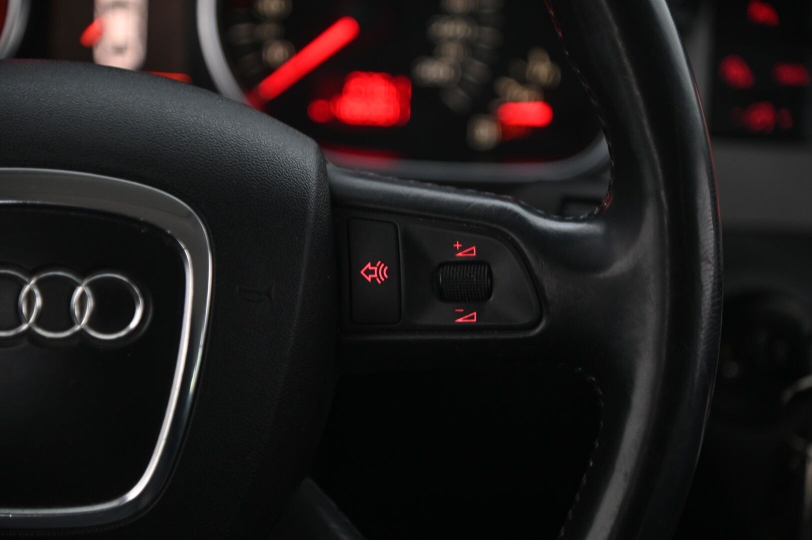 Audi Q7 2007 Q7 Farmari S-line *P-kamera / lohko / vetokoukku* - *Yritysoutlet - Myydään vain yrityksille!* - HULLUT AVAJAISHULINAT KORKOTARJOUS 3,29 %