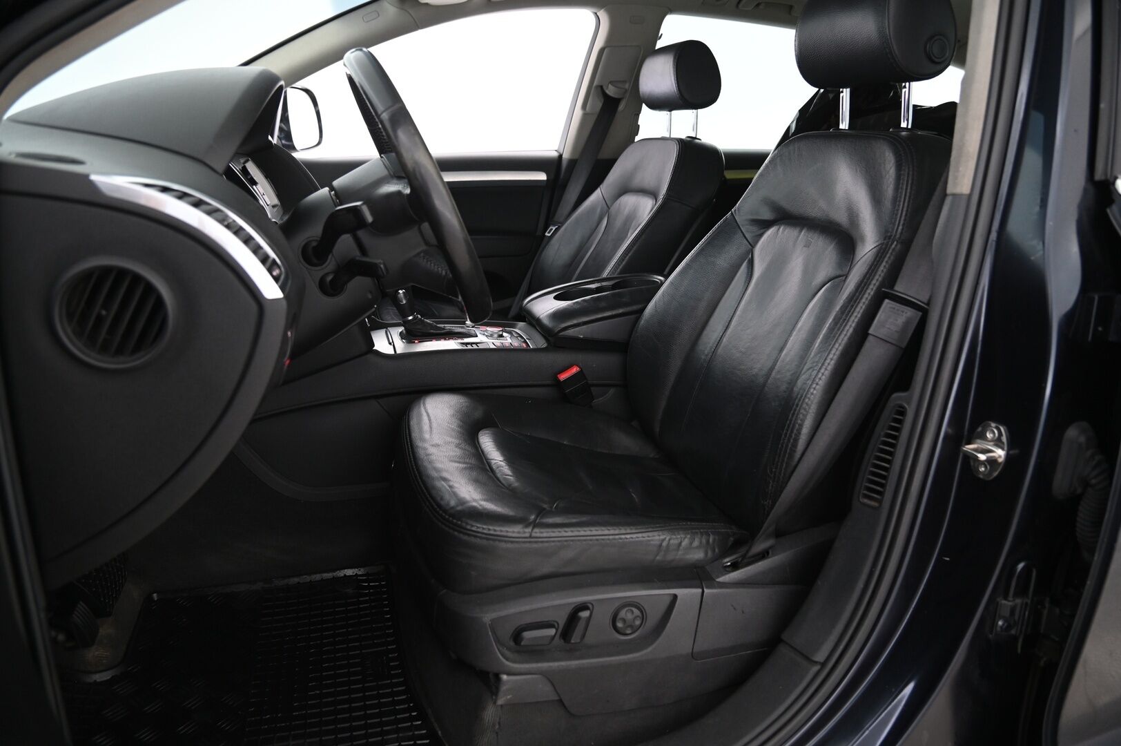 Audi Q7 2007 Q7 Farmari S-line *P-kamera / lohko / vetokoukku* - *Yritysoutlet - Myydään vain yrityksille!* - HULLUT AVAJAISHULINAT KORKOTARJOUS 3,29 %