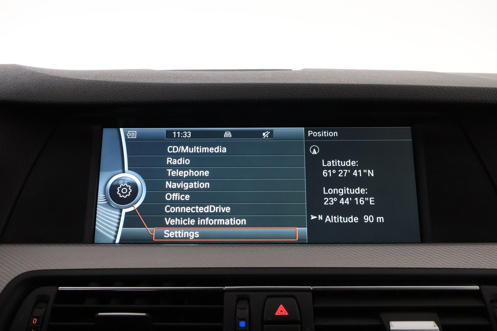 BMW 520 2012 F10 Sedan TwinPower Turbo aut M Sport * HiFi / Professional Navi / Lohko & Sisäpistoke / Kangas-Alcantara - Xenon / Sporttipenkit / Juuri tullut Tampereelle! - HULLU BLACKWEEK KORKOTARJOUS 2,49%