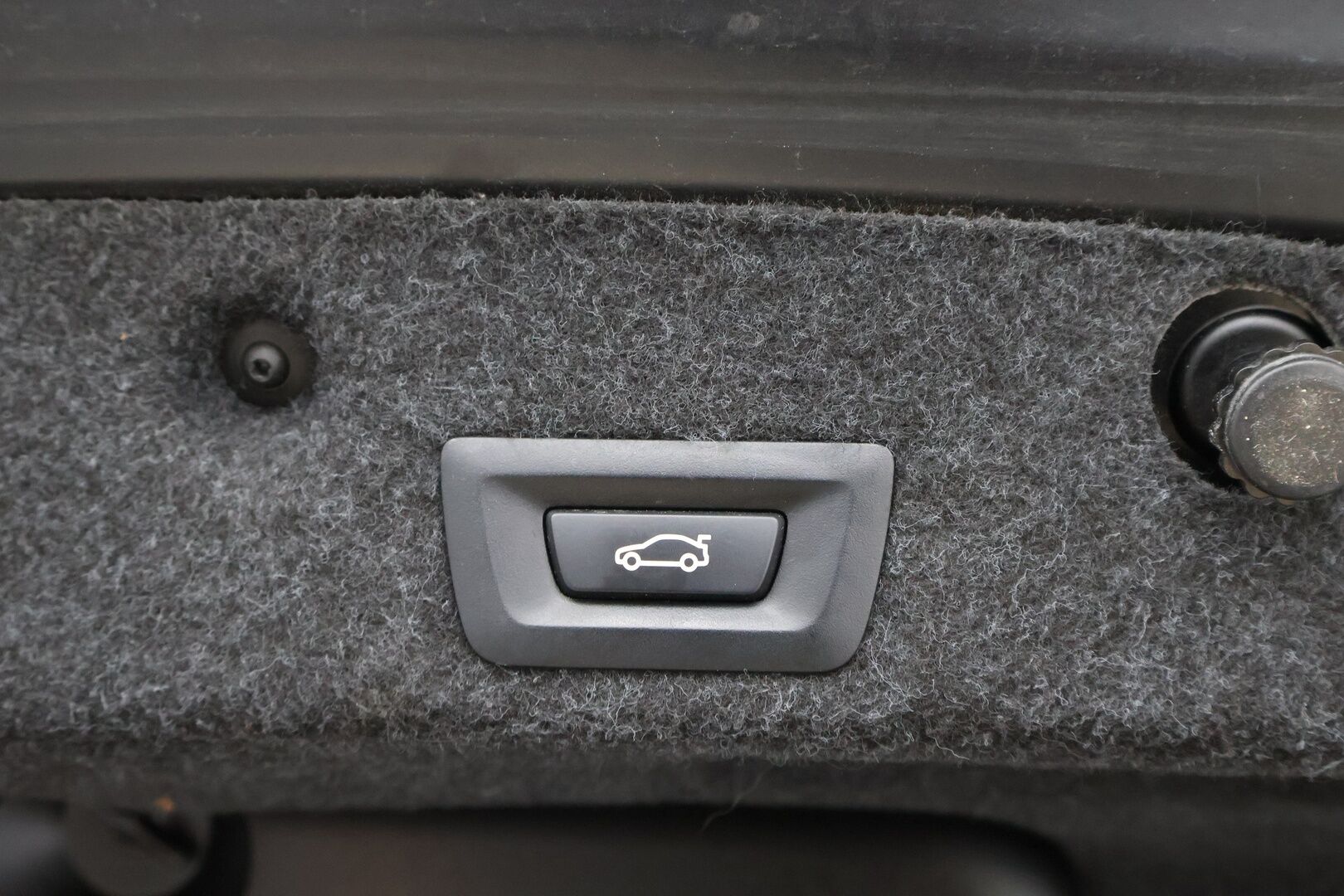 BMW 520 2012 F10 Sedan TwinPower Turbo aut M Sport * HiFi / Professional Navi / Lohko & Sisäpistoke / Kangas-Alcantara - Xenon / Sporttipenkit / Juuri tullut Tampereelle! - HULLU BLACKWEEK KORKOTARJOUS 2,49%