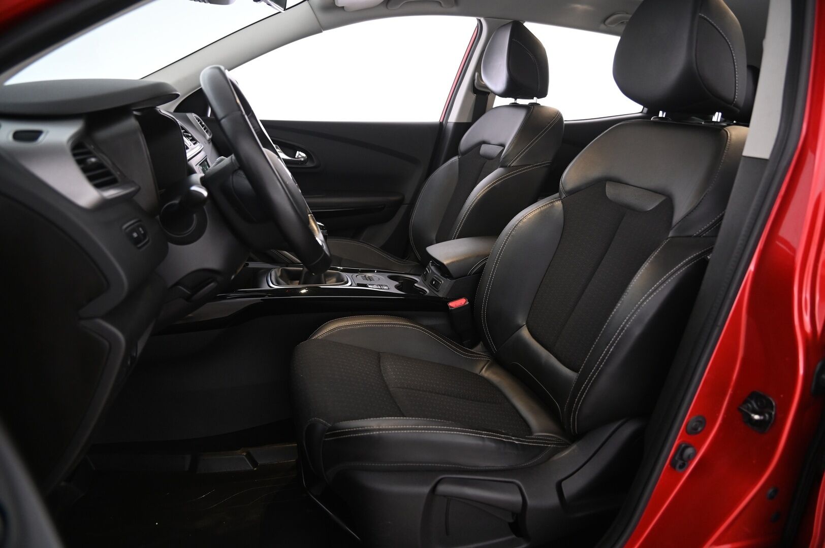 Renault Kadjar 2016 Energy TCe 130 Zen - Vakkari | P*tutkat | Lohko | Avaimeton kulku | Suomi-auto | Ketju vaihdettu!