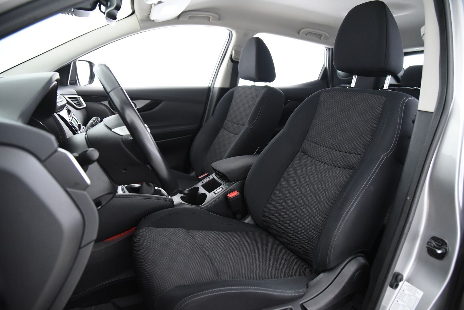 Nissan Qashqai 2015 DIG-T 163 Acenta 2WD 6M/T E6 Safety Pack / P-Tutkat / Vetokoukku / Lohko + sis. pistoke / Bluetooth - Suomi-Auto hyvällä huoltohistorialla! - HULLUT JOULUT KORKOTARJOUS 2,49% 