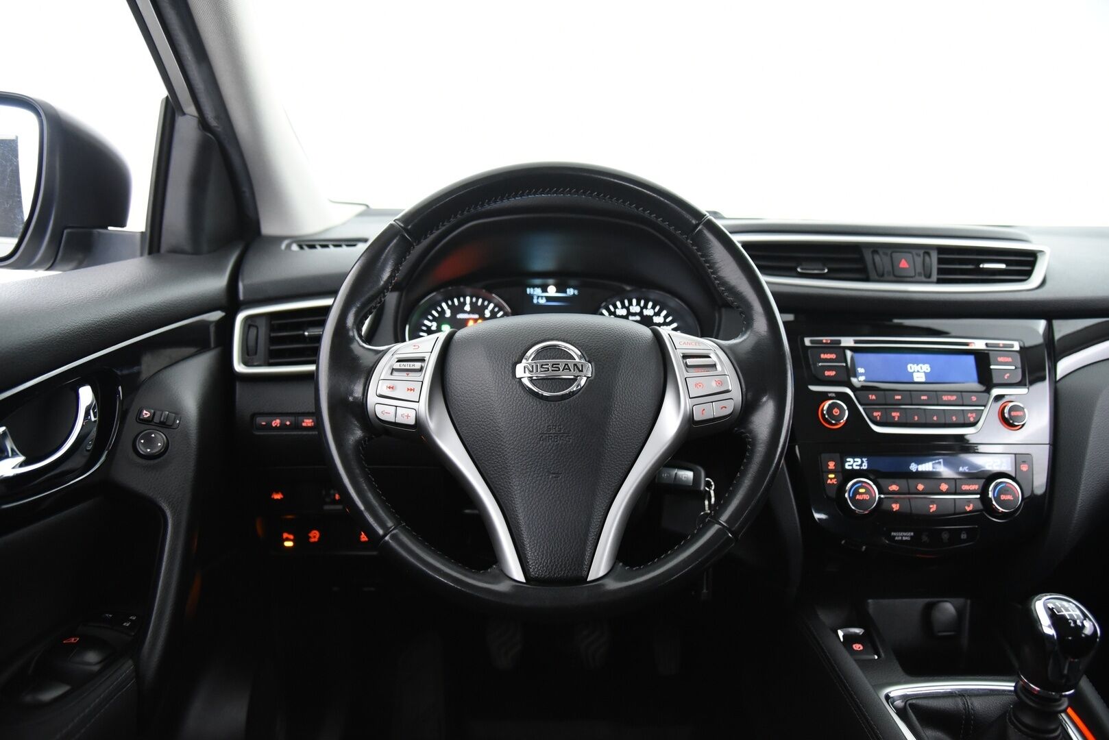 Nissan Qashqai 2015 DIG-T 163 Acenta 2WD 6M/T E6 Safety Pack / P-Tutkat / Vetokoukku / Lohko + sis. pistoke / Bluetooth - Suomi-Auto hyvällä huoltohistorialla! - HULLUT JOULUT KORKOTARJOUS 2,49% 