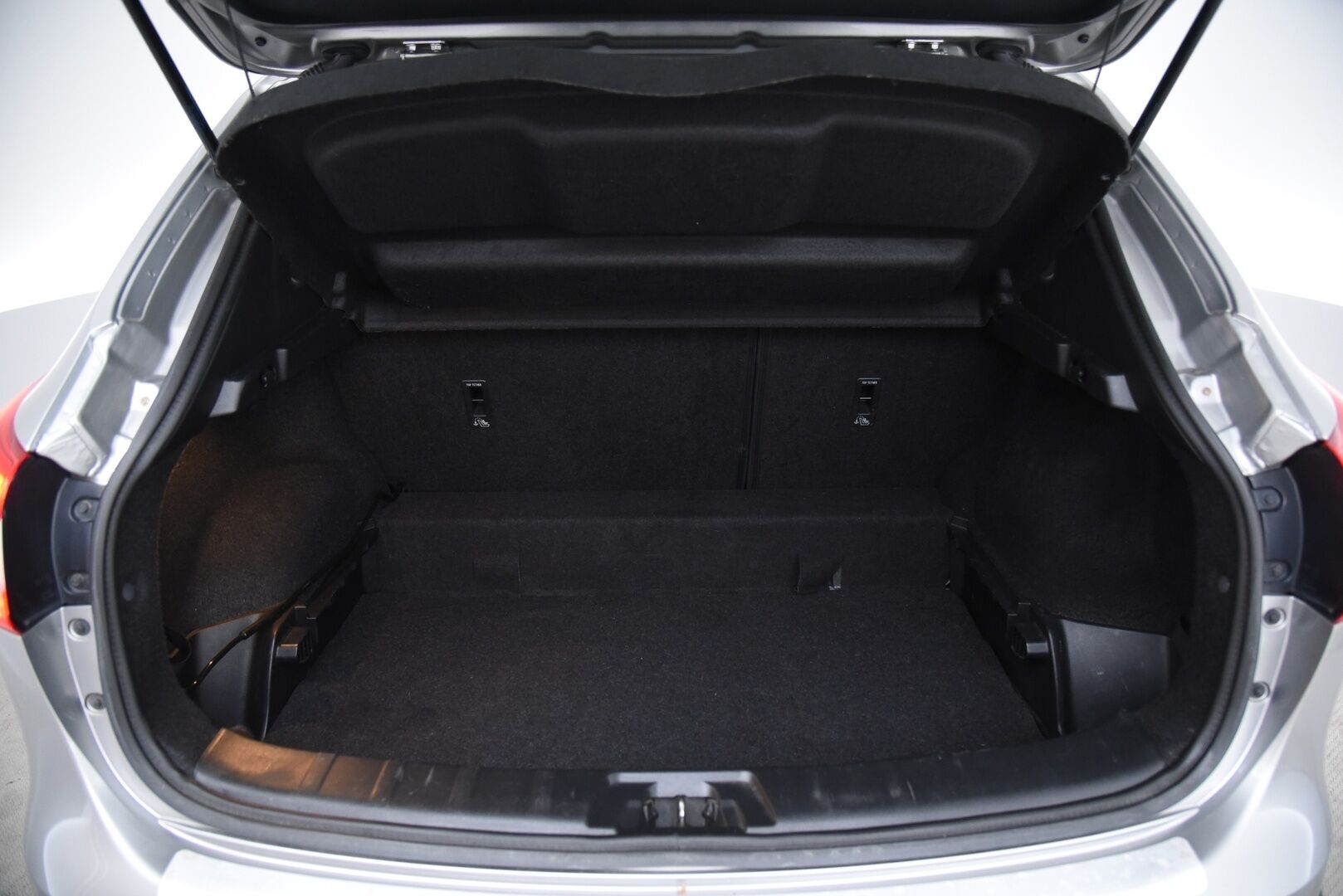 Nissan Qashqai 2015 DIG-T 163 Acenta 2WD 6M/T E6 Safety Pack / P-Tutkat / Vetokoukku / Lohko + sis. pistoke / Bluetooth - Suomi-Auto hyvällä huoltohistorialla! - HULLUT JOULUT KORKOTARJOUS 2,49% 