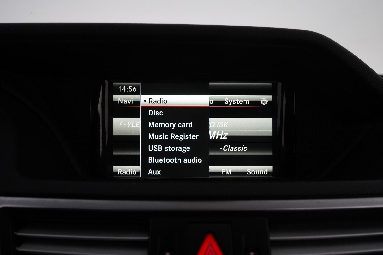 Mercedes-Benz E 2012 250 CDI BE T A Premium Business YritysOutlet - Myydään vain yrityksille - Kahdet vanteet / Ortopedi penkit / Lohko+sisä