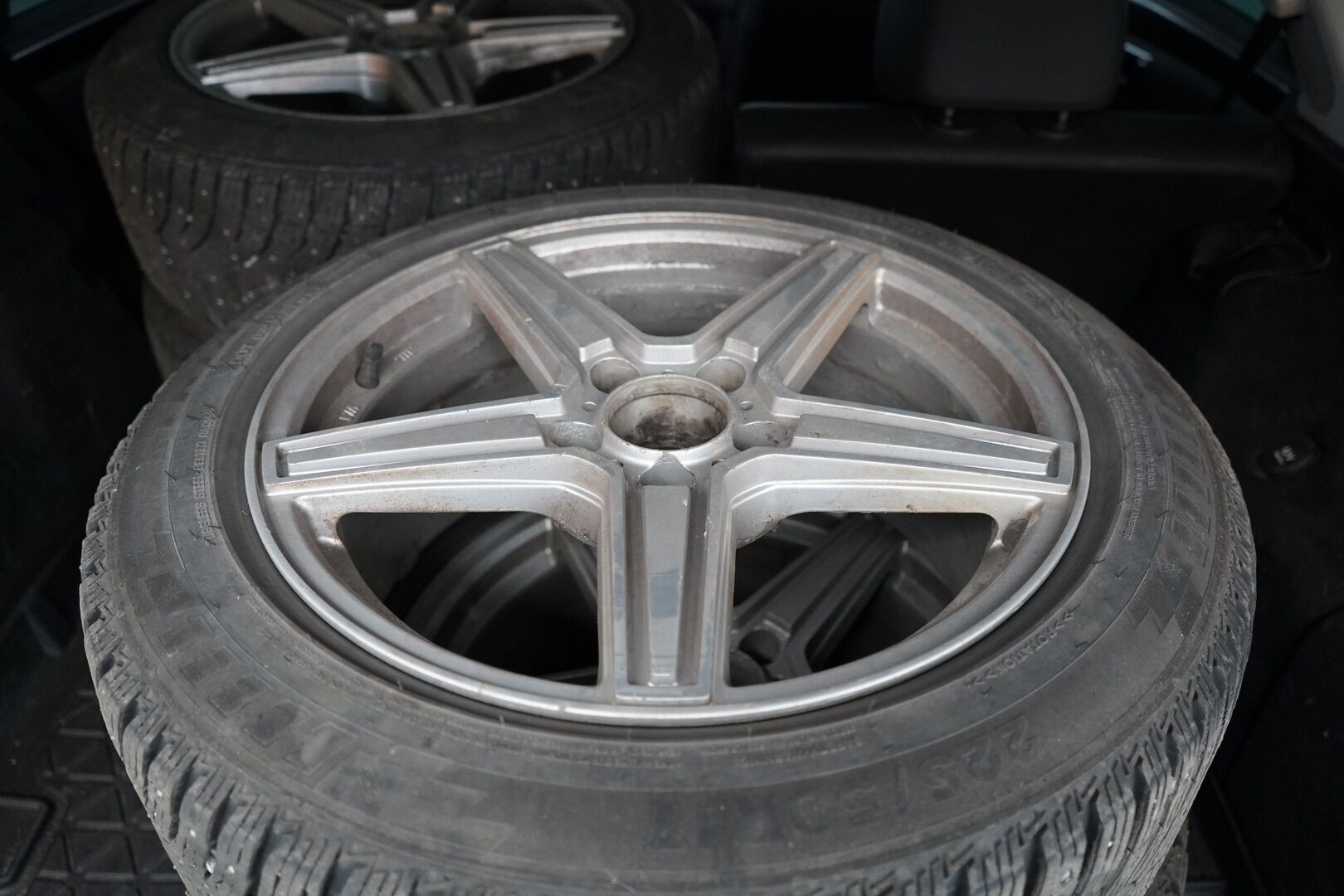 Mercedes-Benz E 2012 250 CDI BE T A Premium Business YritysOutlet - Myydään vain yrityksille - Kahdet vanteet / Ortopedi penkit / Lohko+sisä