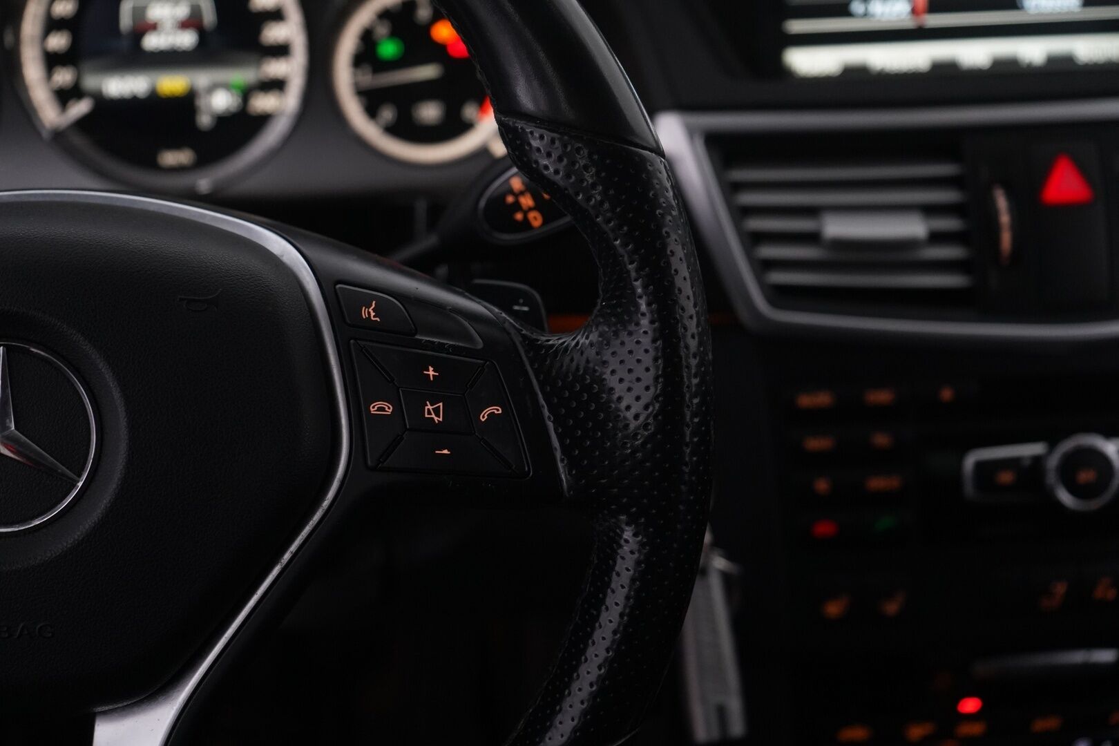 Mercedes-Benz E 2012 250 CDI BE T A Premium Business YritysOutlet - Myydään vain yrityksille - Kahdet vanteet / Ortopedi penkit / Lohko+sisä