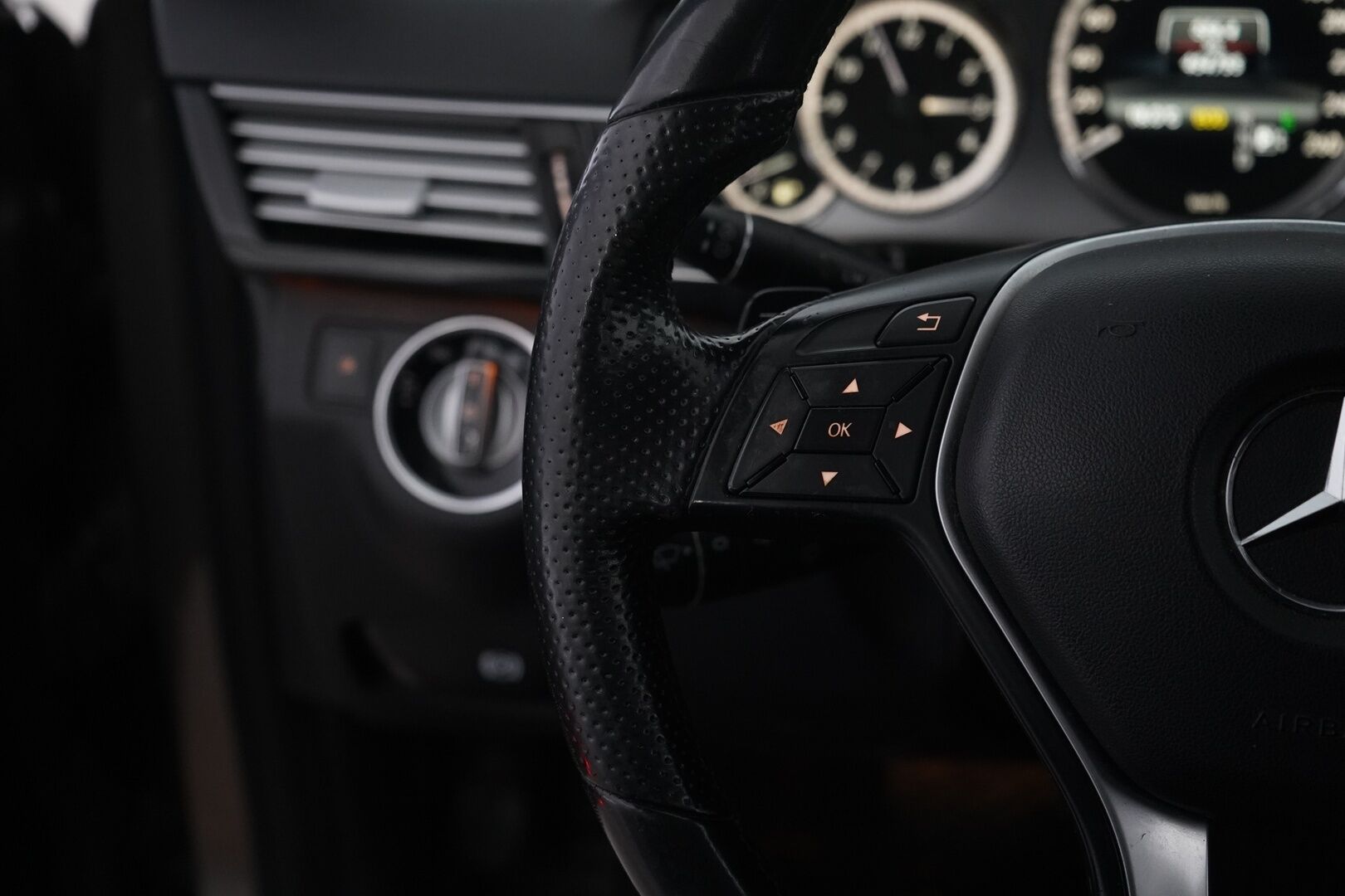 Mercedes-Benz E 2012 250 CDI BE T A Premium Business YritysOutlet - Myydään vain yrityksille - Kahdet vanteet / Ortopedi penkit / Lohko+sisä