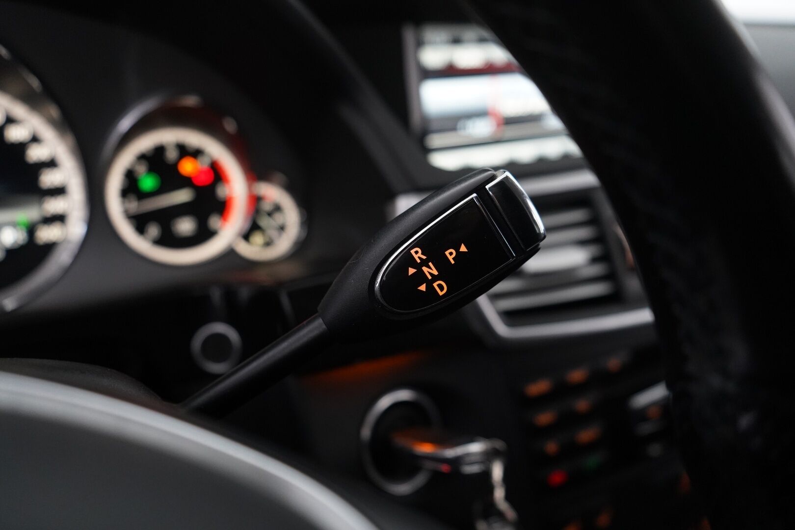 Mercedes-Benz E 2012 250 CDI BE T A Premium Business YritysOutlet - Myydään vain yrityksille - Kahdet vanteet / Ortopedi penkit / Lohko+sisä