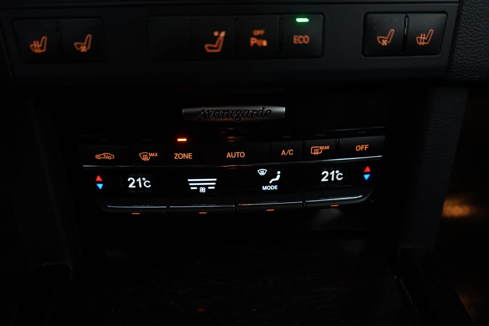 Mercedes-Benz E 2012 250 CDI BE T A Premium Business YritysOutlet - Myydään vain yrityksille - Kahdet vanteet / Ortopedi penkit / Lohko+sisä