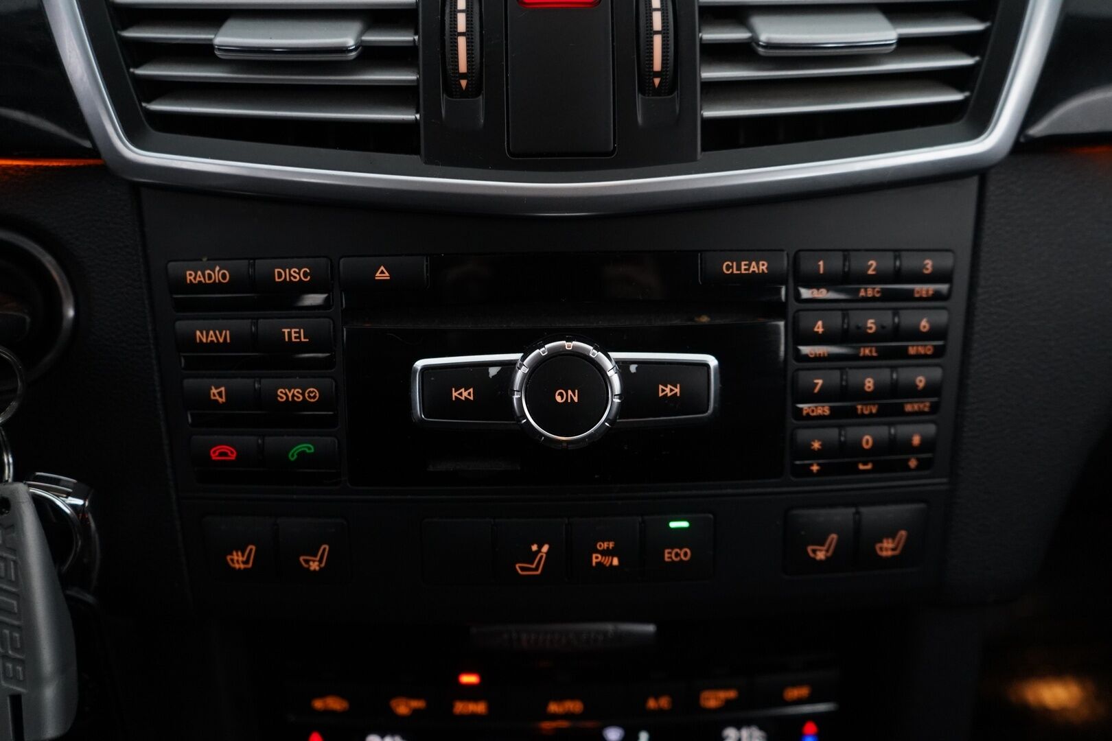 Mercedes-Benz E 2012 250 CDI BE T A Premium Business YritysOutlet - Myydään vain yrityksille - Kahdet vanteet / Ortopedi penkit / Lohko+sisä