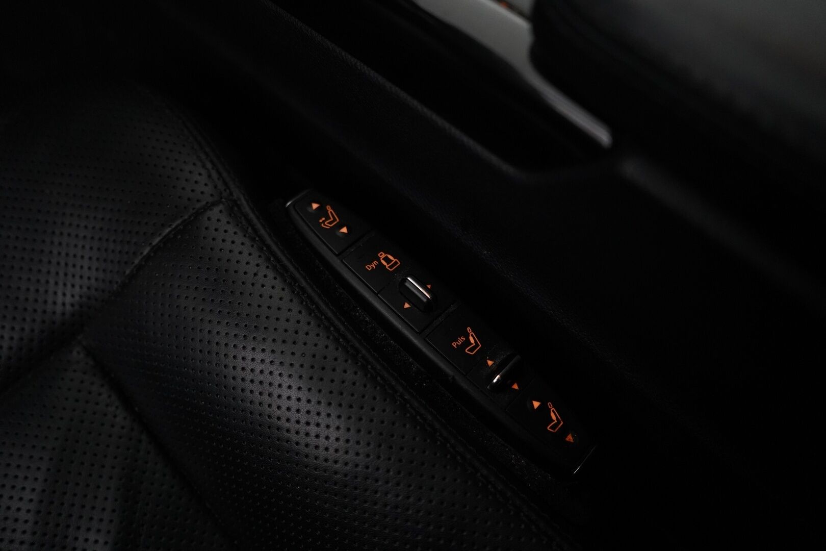 Mercedes-Benz E 2012 250 CDI BE T A Premium Business YritysOutlet - Myydään vain yrityksille - Kahdet vanteet / Ortopedi penkit / Lohko+sisä