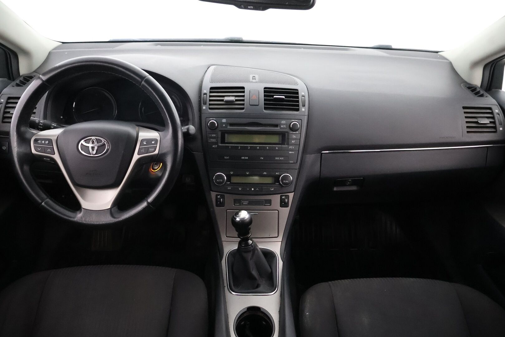 Toyota Avensis 2010 1,6 Valvematic Linea Sol 4ov *MYYDÄÄN HUUTOKAUPAT.COM*