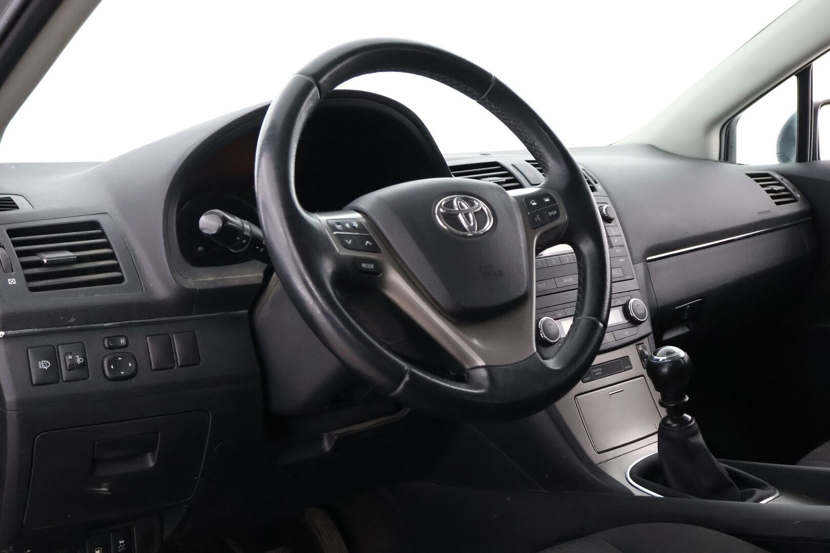 Toyota Avensis 2010 1,6 Valvematic Linea Sol 4ov *MYYDÄÄN HUUTOKAUPAT.COM*