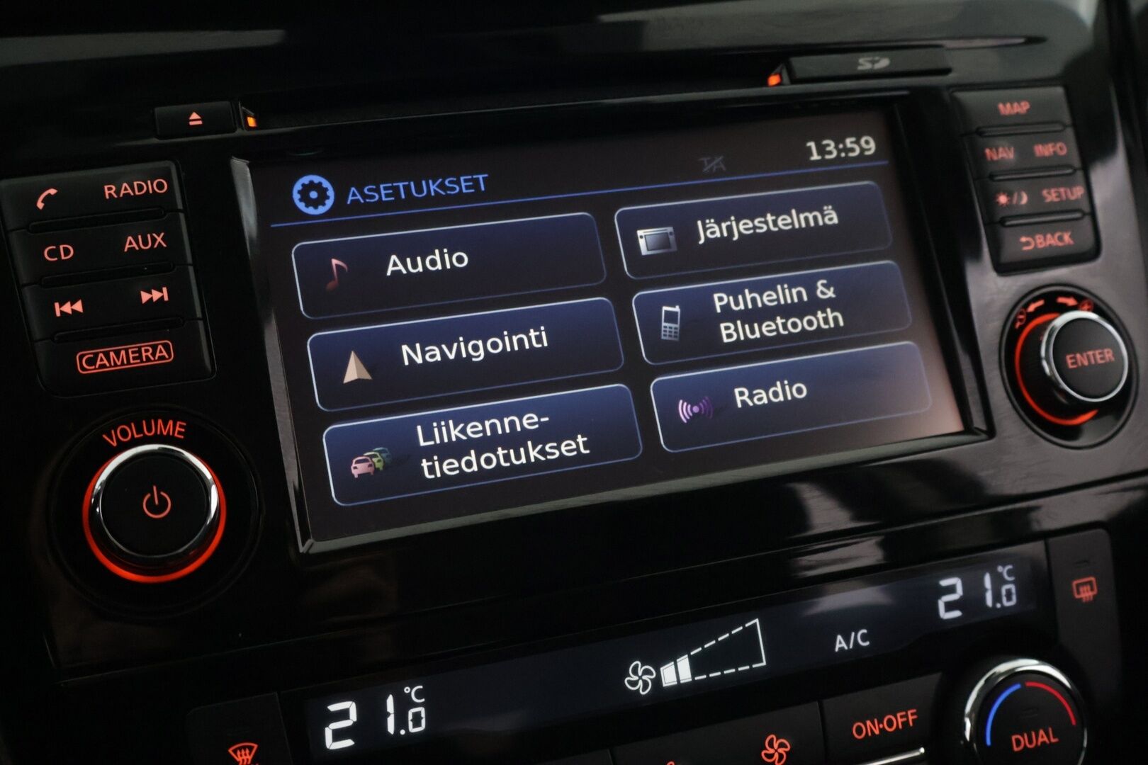 Nissan Qashqai 2017 DIG-T 115 N-Connecta 2WD 6M/T - Suomi-auto | 360-Kamera | Vetokoukku | Tutkat | Vakkari | Lohko | Keyless | 2x Renkaat