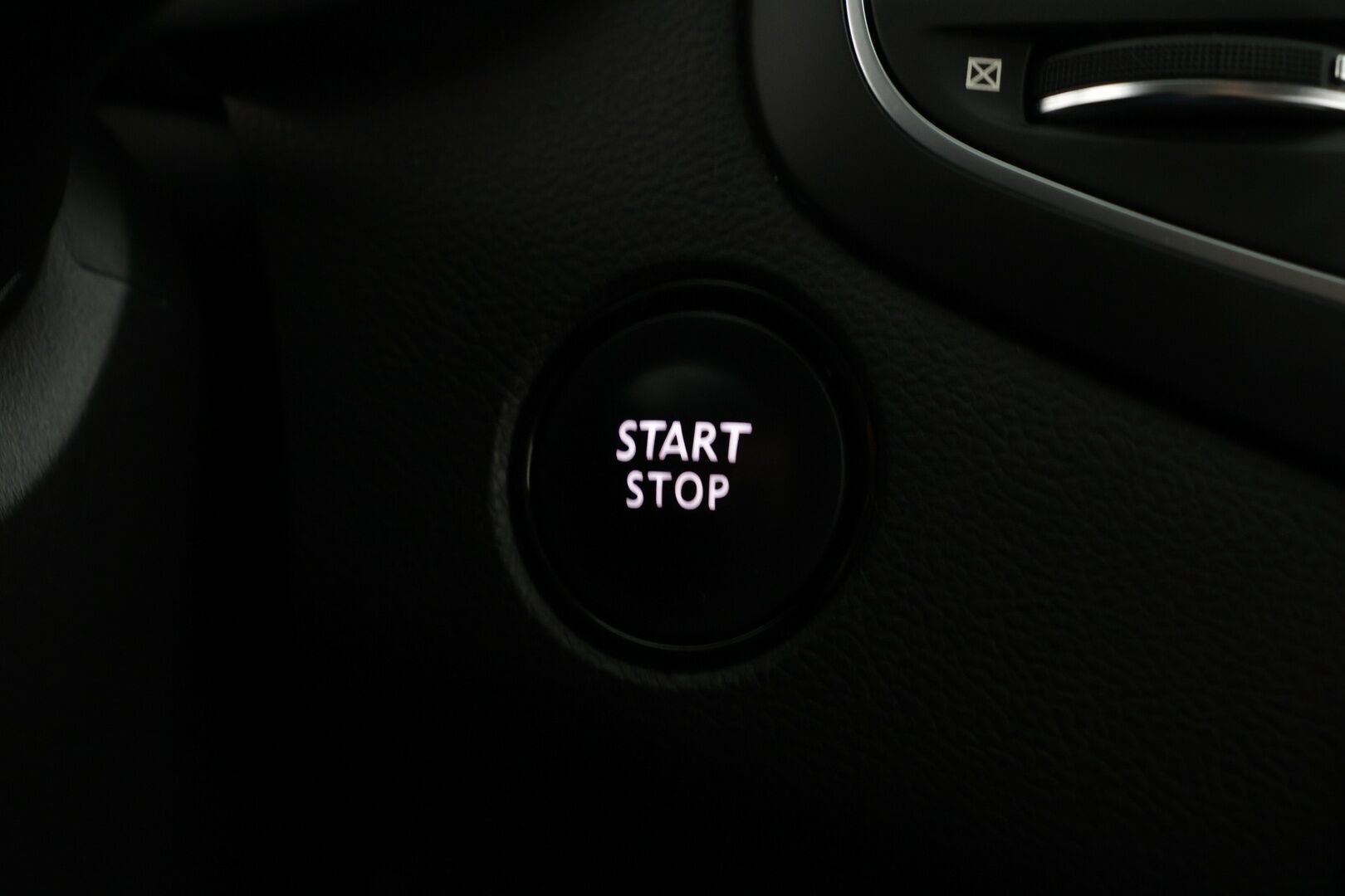 Renault Megane 2017 Sport Tourer Energy TCe 130 Bose / Suomi-auto / Bose / Avaimeton kulku / Navi / Hieronta