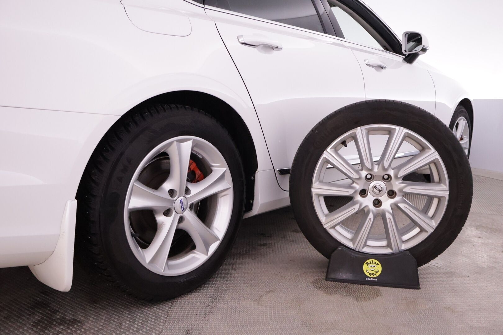 Volvo S90 2017 D3 Inscription aut *ACC  / HUD / Webasto / PIlot assit / Muisti sportti nahat /  P. tutkat / High Perfomance Audio* - Ei AdBlue / Adapt. vak / Kattava huoltohistoria / 2x Alkuperäiset Volvon alumiinivanteet - HULLUT AVAJAISHULINAT KORKOTARJOUS 3,29 %