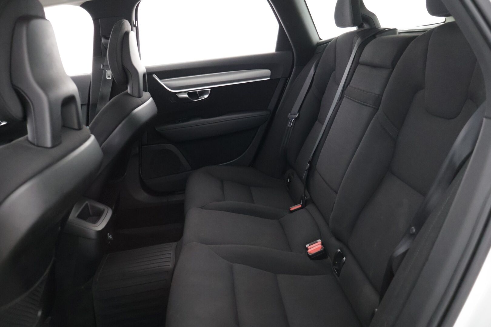 Volvo V90 2017 D3 Business aut * ACC / Koukku / Tutkat * - 2x Renkaat / Hyvä huoltohistoria*