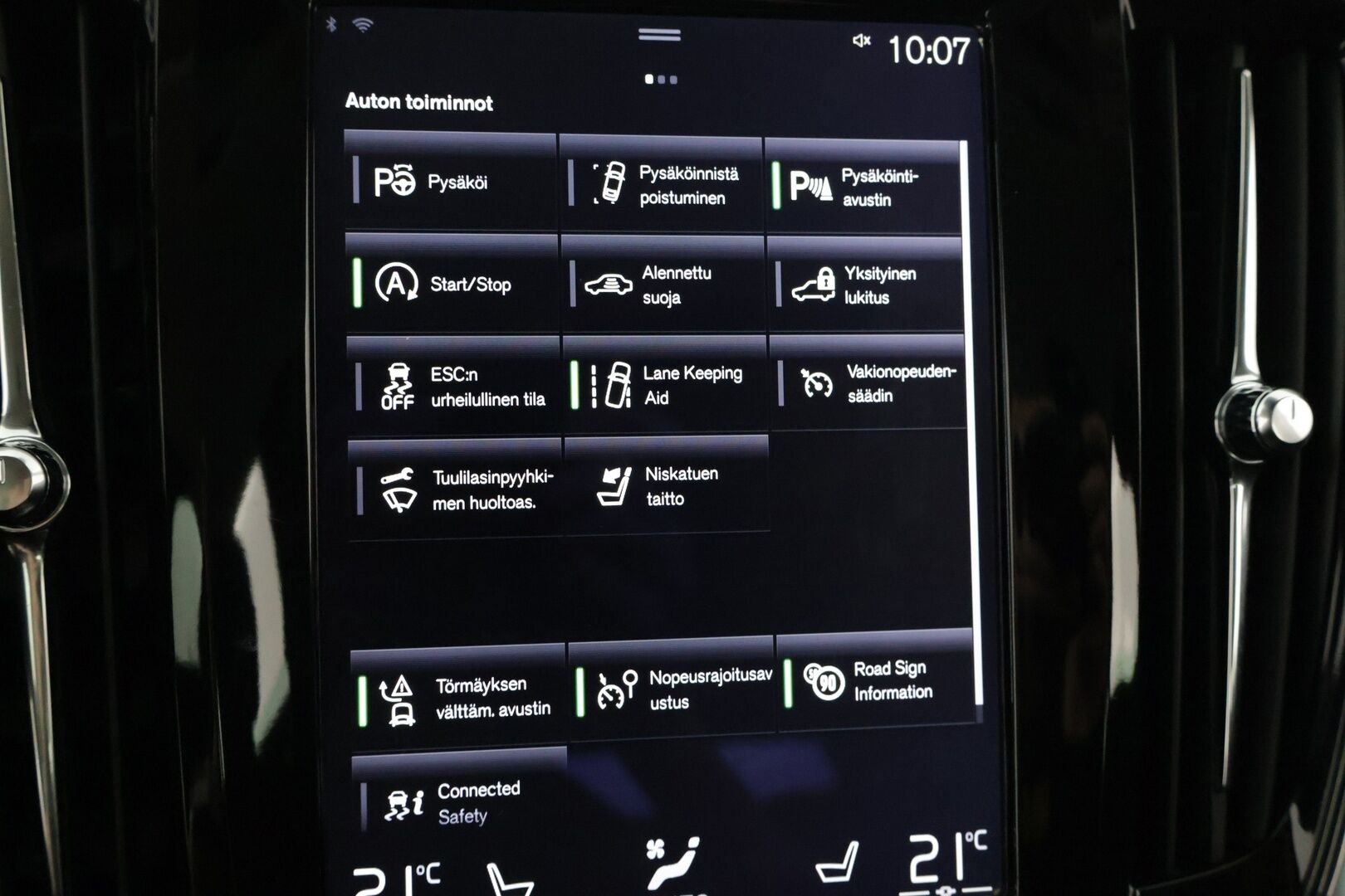 Volvo V90 2017 D3 Business aut * ACC / Koukku / Tutkat * - 2x Renkaat / Hyvä huoltohistoria*