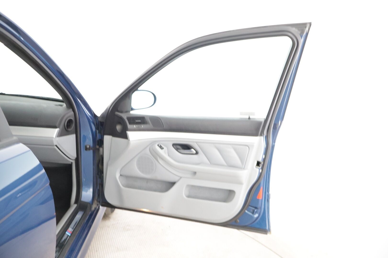 BMW 530 2001 530i Sedan (AA) 4ov 2970cm3 - * Myydään Huutokaupat.com * 