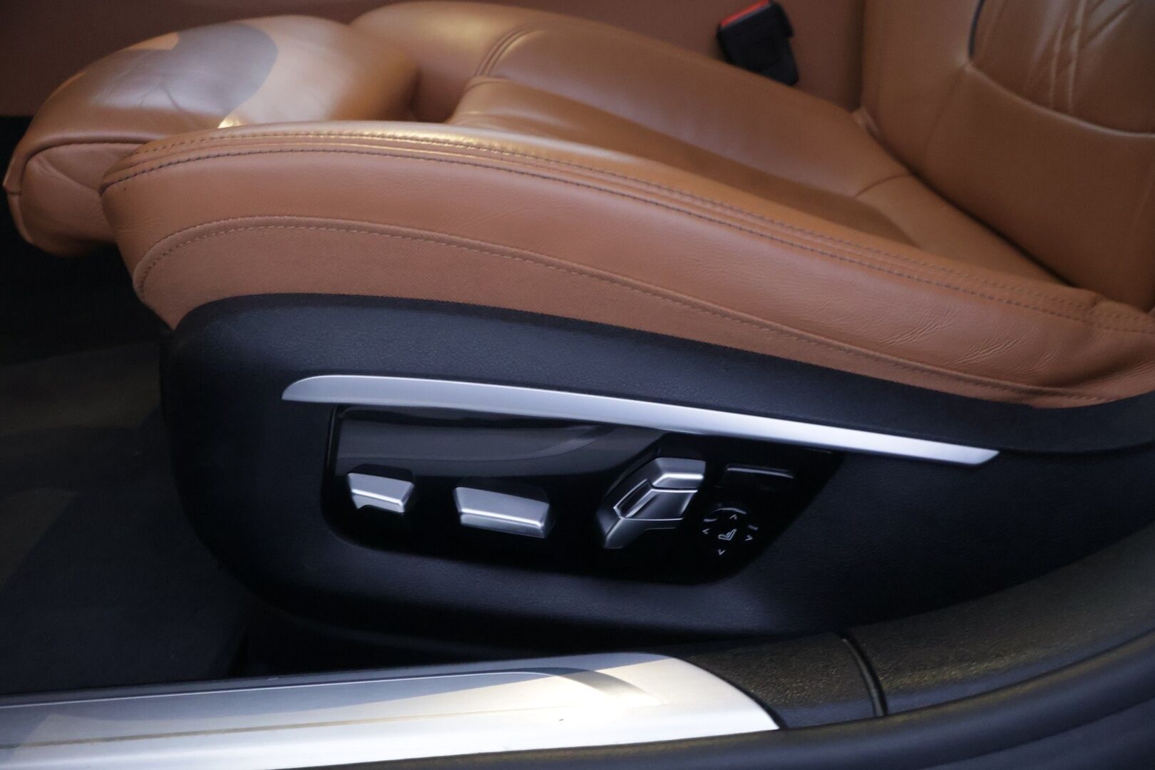 BMW 740 2017 G12 Sedan 740Le iPerformance A xDrive Business Exclusive - Suomi-auto | DAP | Adapt. vakkari | Laser | 360°-kamera | HUD | H&K | 4-pyöräohjaus | Imu-ovet | Panorama | Comfort penkit muistilla | 2x renkaat