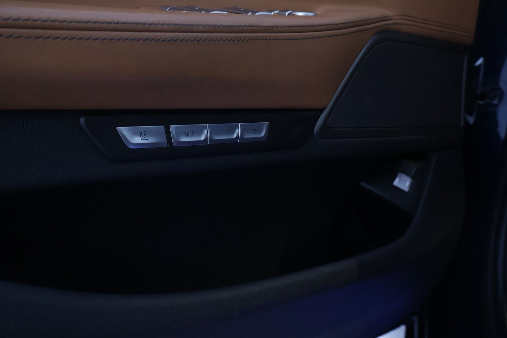 BMW 740 2017 G12 Sedan 740Le iPerformance A xDrive Business Exclusive - Suomi-auto | DAP | Adapt. vakkari | Laser | 360°-kamera | HUD | H&K | 4-pyöräohjaus | Imu-ovet | Panorama | Comfort penkit muistilla | 2x renkaat