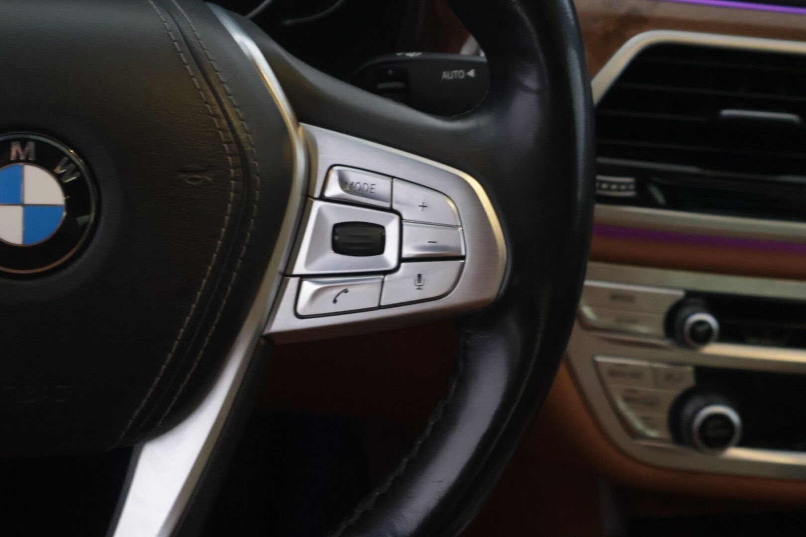 BMW 740 2017 G12 Sedan 740Le iPerformance A xDrive Business Exclusive - Suomi-auto | DAP | Adapt. vakkari | Laser | 360°-kamera | HUD | H&K | 4-pyöräohjaus | Imu-ovet | Panorama | Comfort penkit muistilla | 2x renkaat