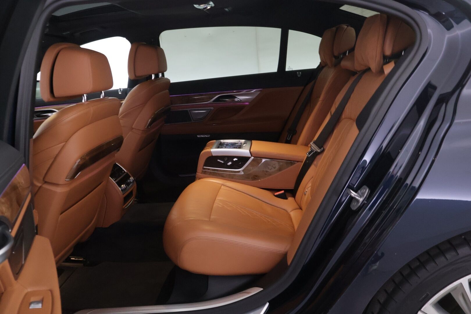 BMW 740 2017 G12 Sedan 740Le iPerformance A xDrive Business Exclusive - Suomi-auto | DAP | Adapt. vakkari | Laser | 360°-kamera | HUD | H&K | 4-pyöräohjaus | Imu-ovet | Panorama | Comfort penkit muistilla | 2x renkaat