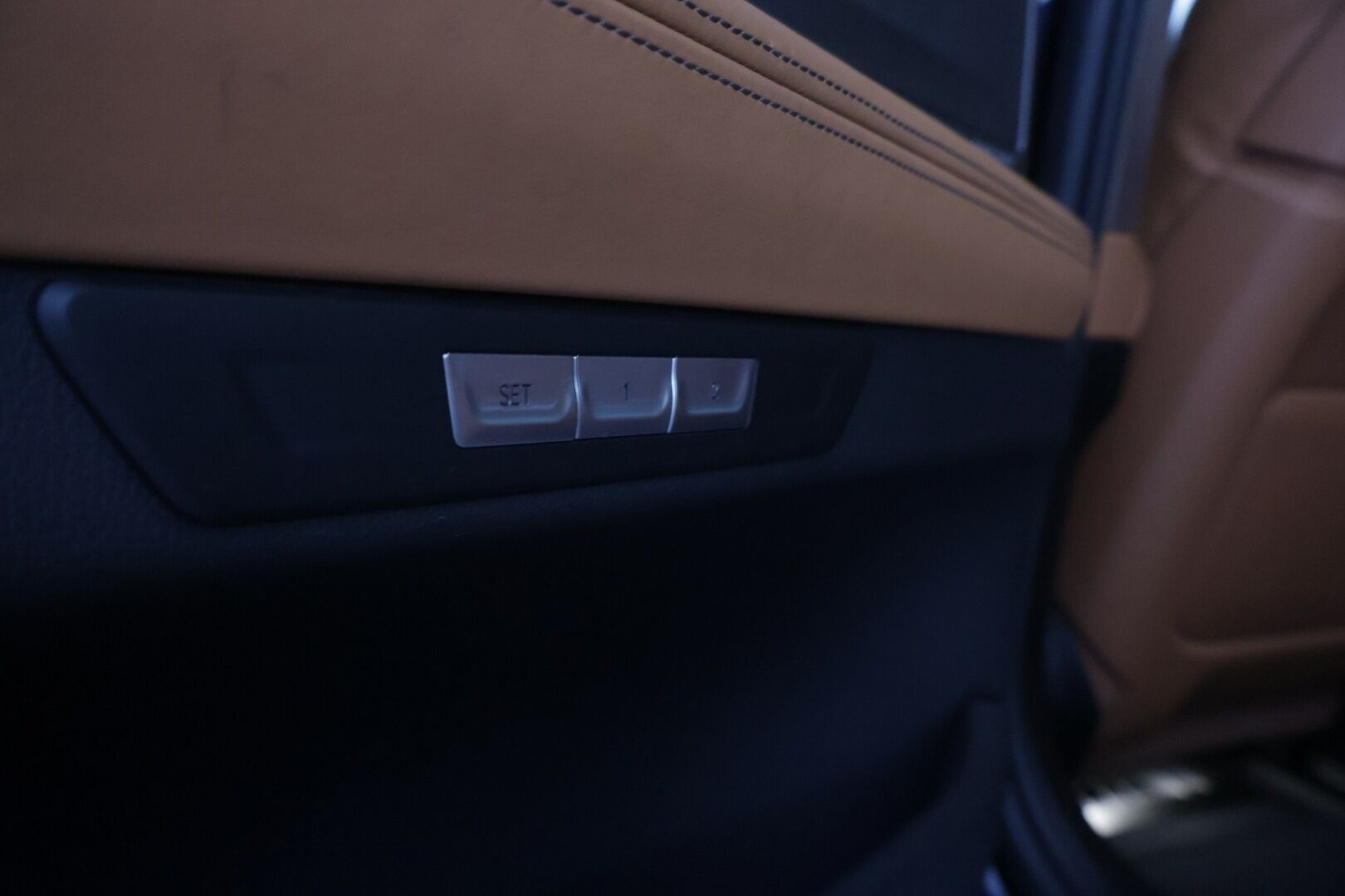 BMW 740 2017 G12 Sedan 740Le iPerformance A xDrive Business Exclusive - Suomi-auto | DAP | Adapt. vakkari | Laser | 360°-kamera | HUD | H&K | 4-pyöräohjaus | Imu-ovet | Panorama | Comfort penkit muistilla | 2x renkaat