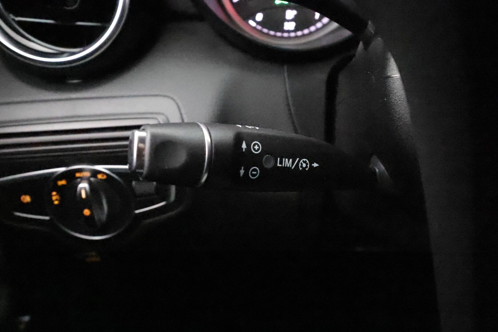 Mercedes-Benz C 2017 200 T Edition 4MATIC * Suomi-auto / ILS-LED / Sportpenkit / P.Tutkat / Vakkari / Bluetooth / Sisätilanlämmitin * - Kahdet renkaat - HULLU BLACKWEEK KORKOTARJOUS 2,49%