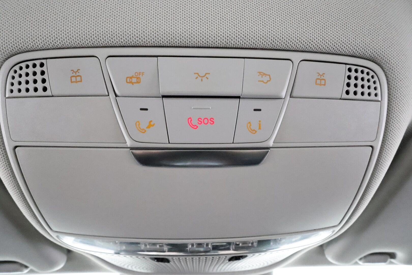 Mercedes-Benz C 2017 200 T Edition 4MATIC * Suomi-auto / ILS-LED / Sportpenkit / P.Tutkat / Vakkari / Bluetooth / Sisätilanlämmitin * - Kahdet renkaat - HULLU BLACKWEEK KORKOTARJOUS 2,49%