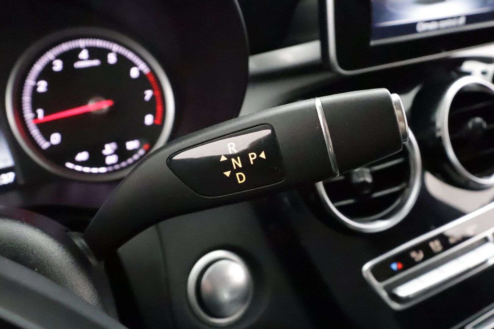 Mercedes-Benz C 2017 200 T Edition 4MATIC * Suomi-auto / ILS-LED / Sportpenkit / P.Tutkat / Vakkari / Bluetooth / Sisätilanlämmitin * - Kahdet renkaat - HULLU BLACKWEEK KORKOTARJOUS 2,49%