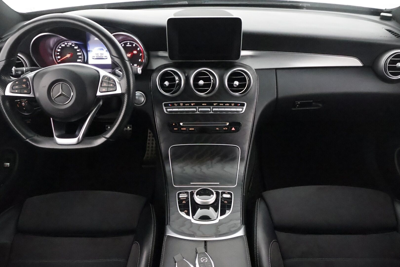 Mercedes-Benz C 2017 200 Coupé 4Matic A Business AMG ** Panorama / ILS LED / Sporttipenkit / Lohko / Vakkari / P.tutkat ** - Suomi-auto / Kahdet renkaat