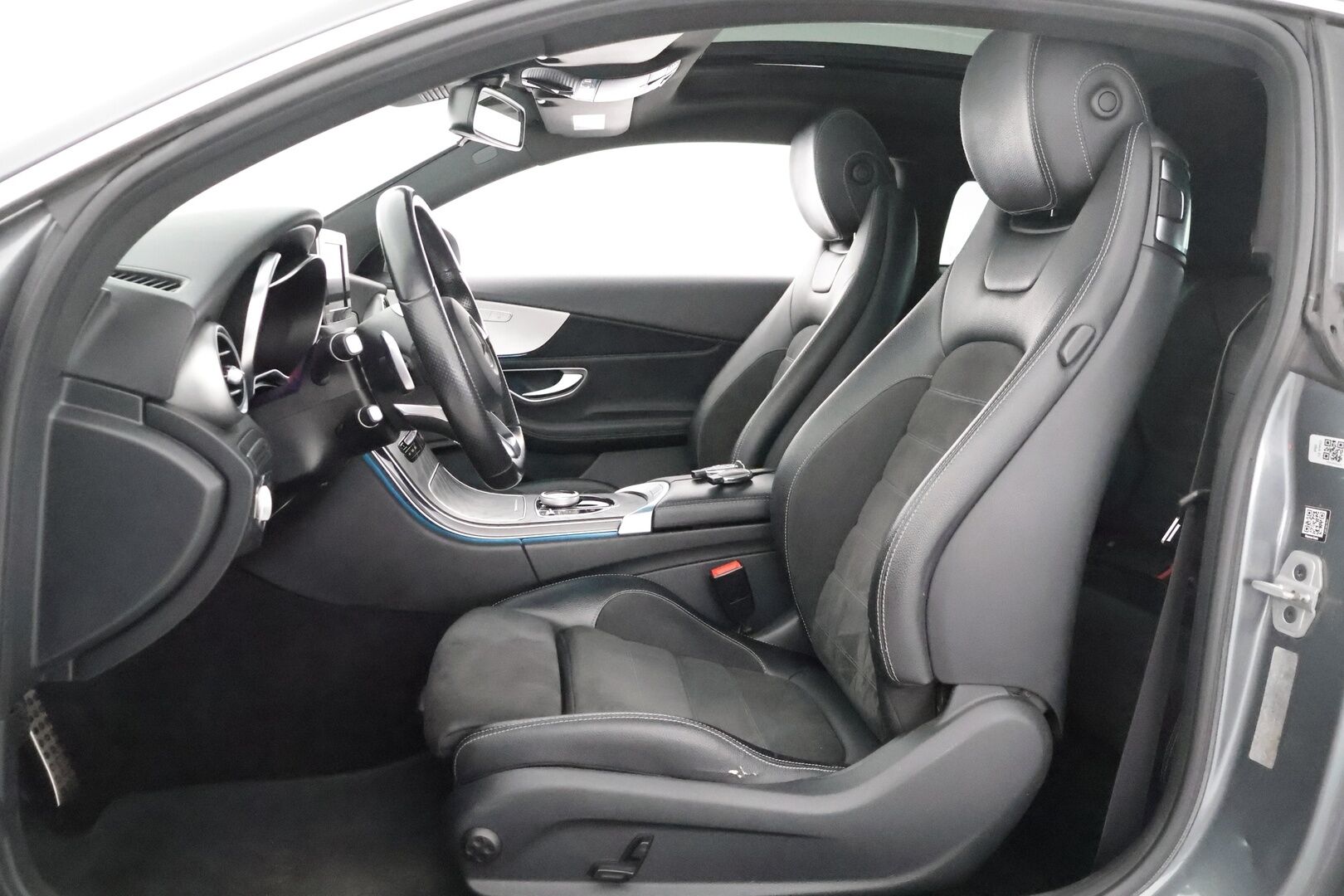 Mercedes-Benz C 2017 200 Coupé 4Matic A Business AMG ** Panorama / ILS LED / Sporttipenkit / Lohko / Vakkari / P.tutkat ** - Suomi-auto / Kahdet renkaat