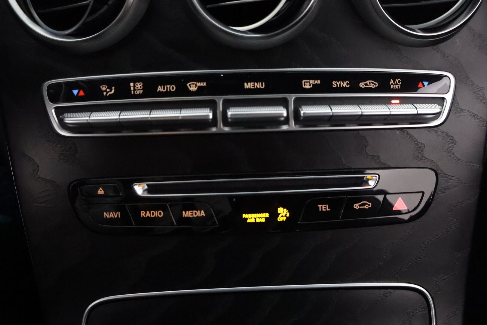 Mercedes-Benz C 2017 200 Coupé 4Matic A Business AMG ** Panorama / ILS LED / Sporttipenkit / Lohko / Vakkari / P.tutkat ** - Suomi-auto / Kahdet renkaat