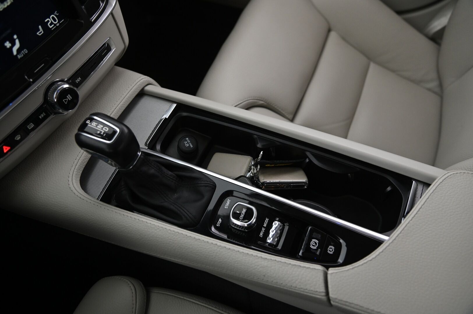 Volvo S90 2017 D4 AWD Inscription aut - 360° Kamera | Webasto | P.Kamera | Pilot assist | ACC | 2x renkaat&alumiinivanteet 
