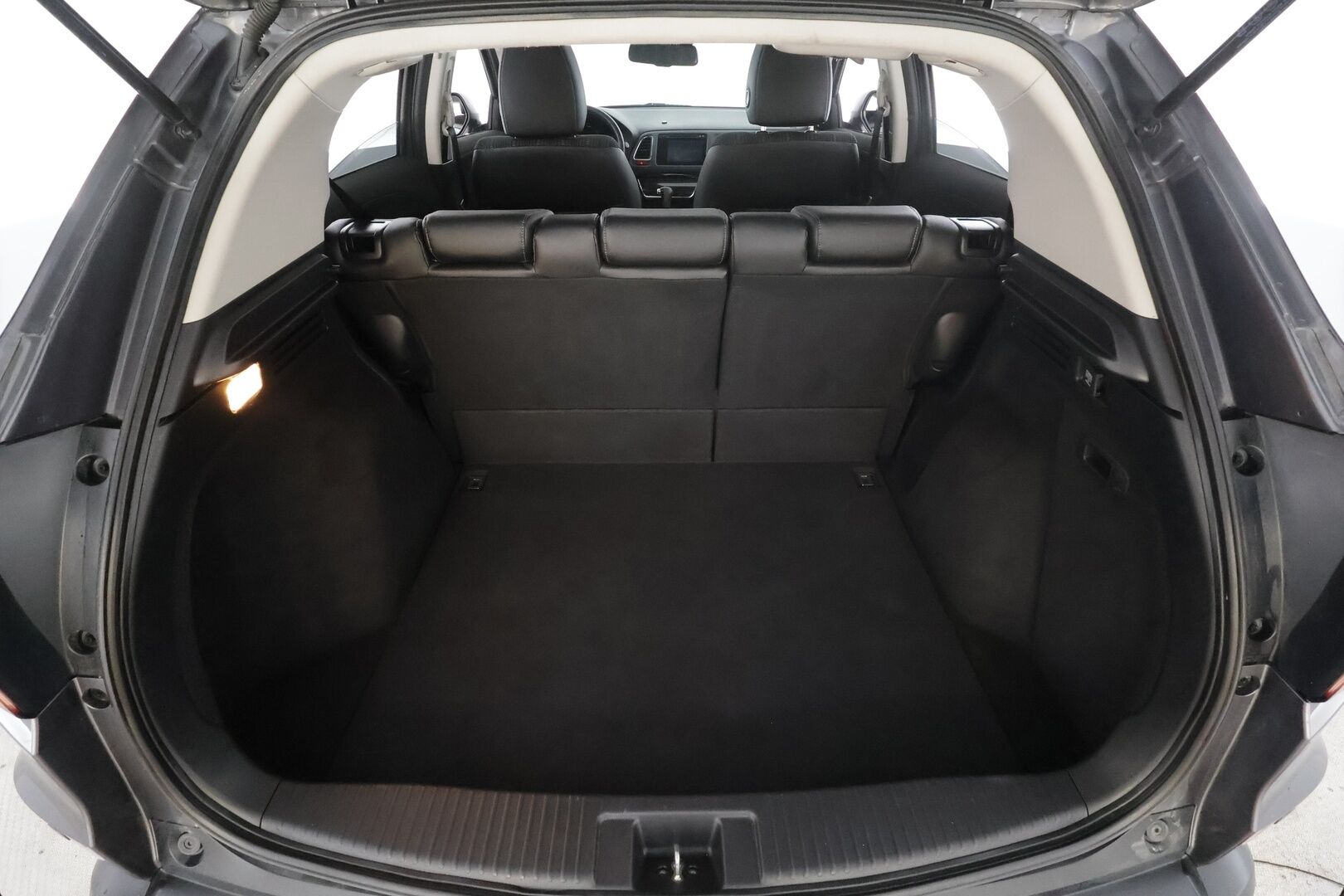 Honda HR-V 2017 1,5 Executive CVT * Panorama / Lohkolämmitin / LED / P.kamera / Vakkari / Kaistavahti / Navi * - Merkkihuollot / Suomi-auto / Kahdet renkaat aluvanteilla