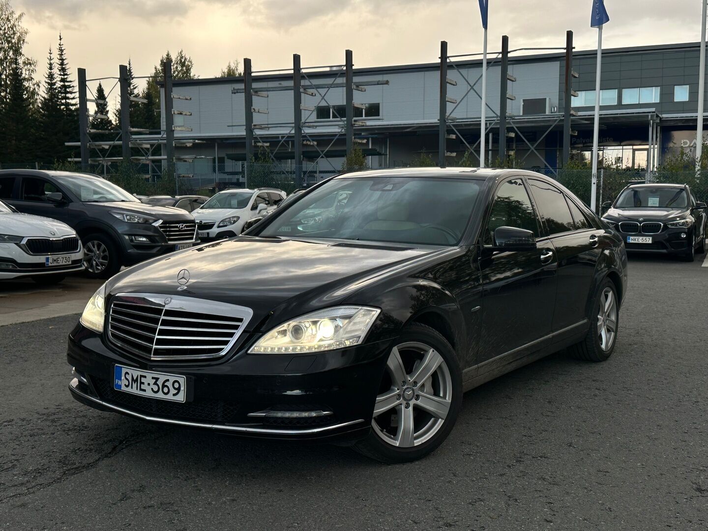 Mercedes-Benz S 2011 350 CDI BE 4Matic - | Kauko-Webasto | Ilmastoidut nahkapenkit | Airmatic | Kattoluukku | Sähköpenkit | Peruutuskamera | Vetokoukku | Ei AdBlue-järjestelmää |