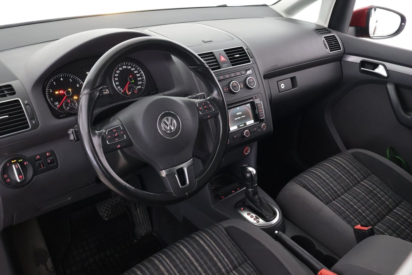 Volkswagen Touran 2012 1,4 Cross Touran TGI EcoFuel DSG 110kW 150hv * YritysOutlet - Myydään vain yrityksille *