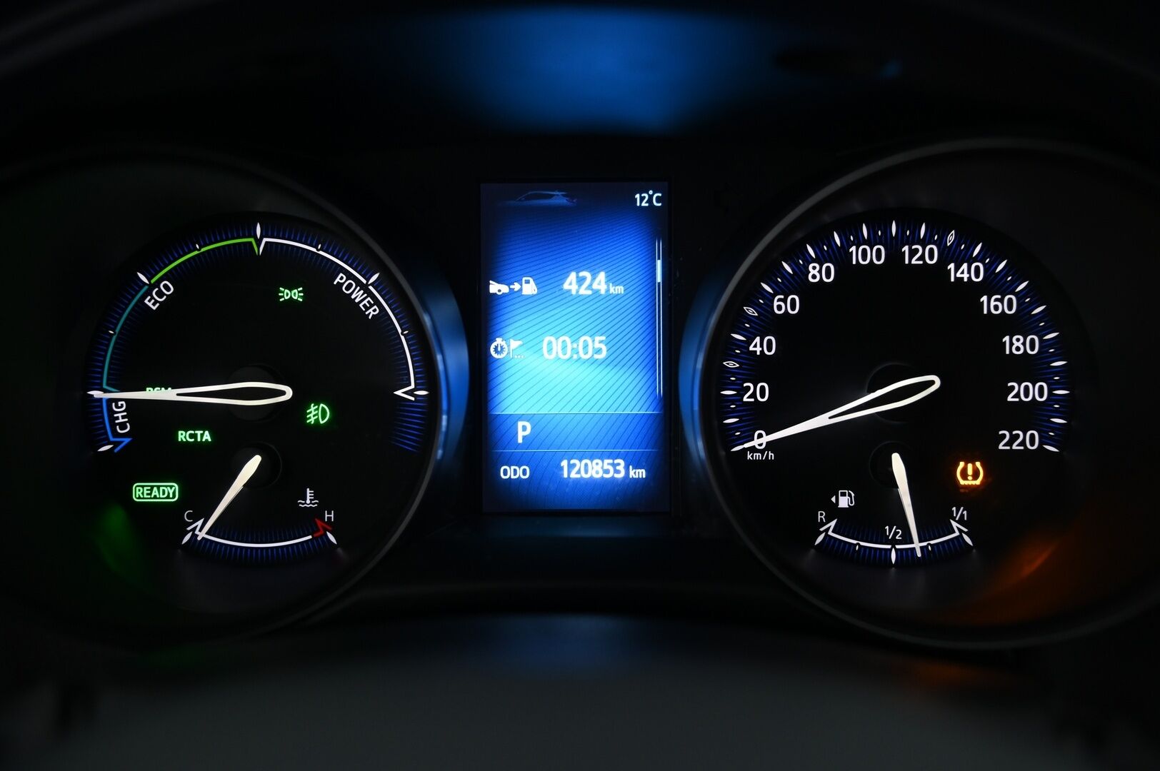 Toyota C-HR 2017 *JBL / ACC / Avaimeton kulku / Park Assist / P*Kamera / Blis* - *Merkkihuollettu / 2x renkaat / Lohkolämmitin sisätilalämmittimellä* - HULLU BLACKWEEK KORKOTARJOUS 2,49%