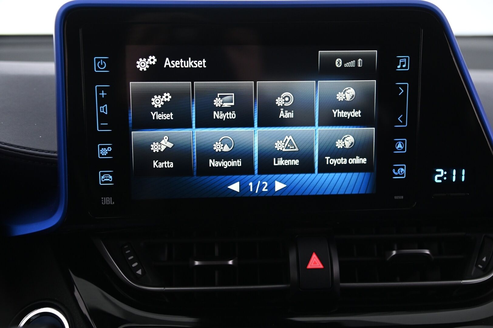 Toyota C-HR 2017 *JBL / ACC / Avaimeton kulku / Park Assist / P*Kamera / Blis* - *Merkkihuollettu / 2x renkaat / Lohkolämmitin sisätilalämmittimellä* - HULLU BLACKWEEK KORKOTARJOUS 2,49%