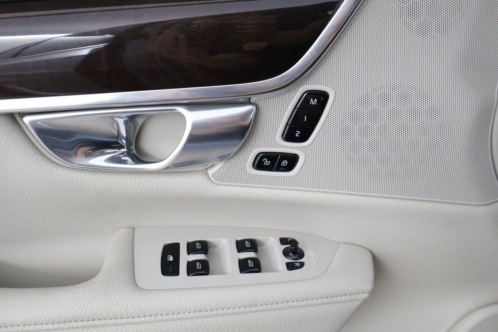 Volvo S90 2017 D4 AWD Inscription aut * Webasto / Autopilot / Koukku / Blis / ACC / Peruutuskamera / Keylessgo * - * Suomi-auto / 2xrenkaat / Ei Adblueta *