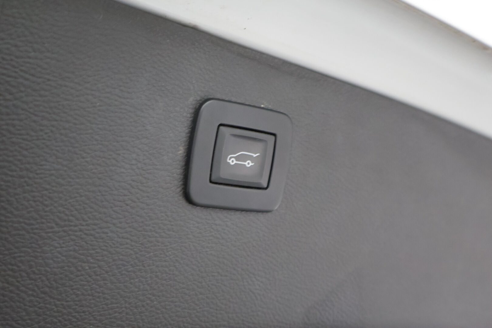 Opel Astra 2017 Sports Tourer Innovation 1,0 Turbo Start/Stop 77kW  *P-Kamera / BLIS / Kaistavahti / Navi / Keyless / Sähkökontti * - * Suomi-auto / Säännölliset huollot / Kustannustehokas *