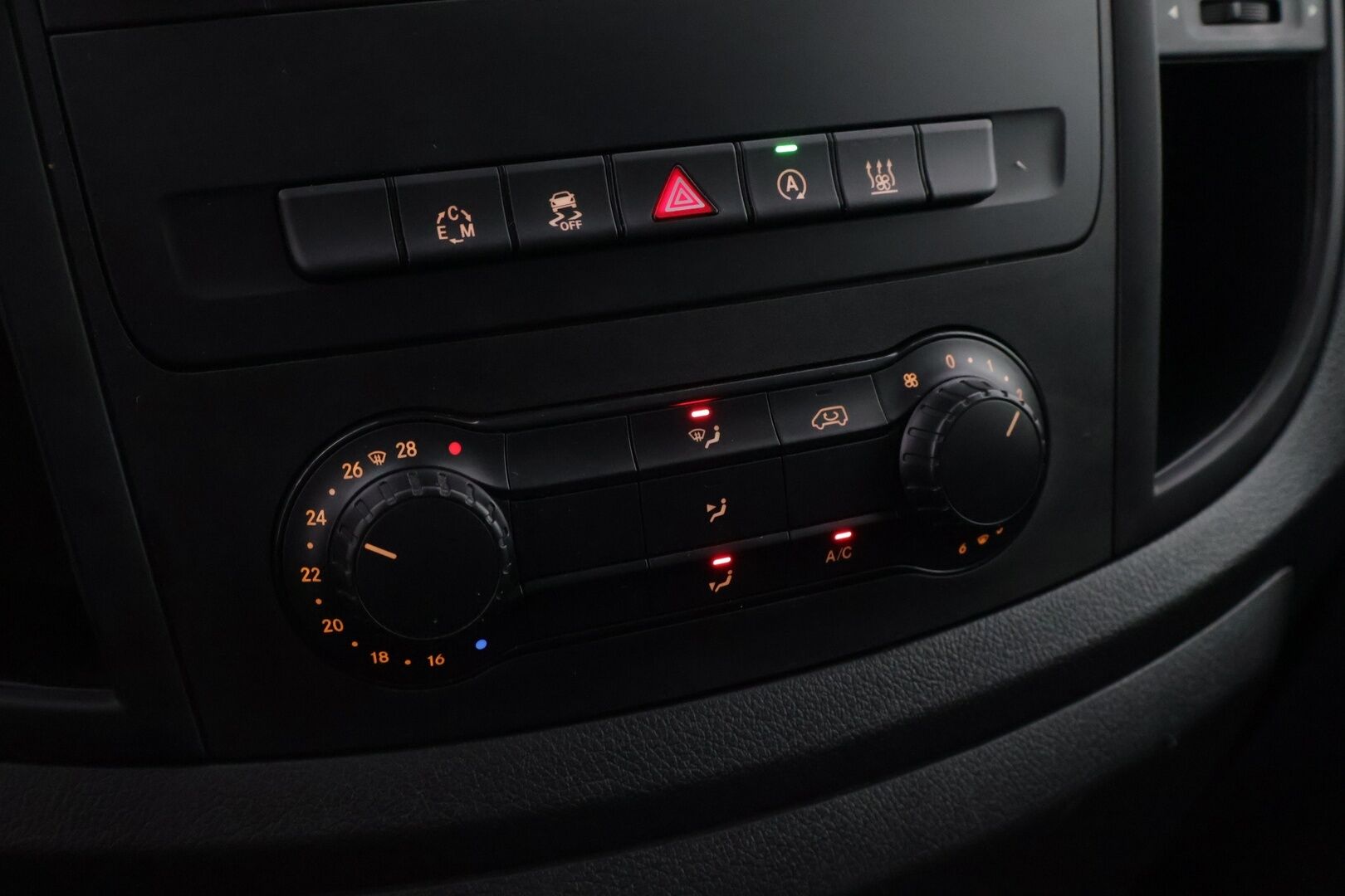 Mercedes-Benz Vito 2017 114CDI 4x4-3,05/34K pitkä A3 A *P.Kamera / Navi / ILS / Webasto / Koukku* - Kahdet renkaat / Merkkihuollot / Tutkat