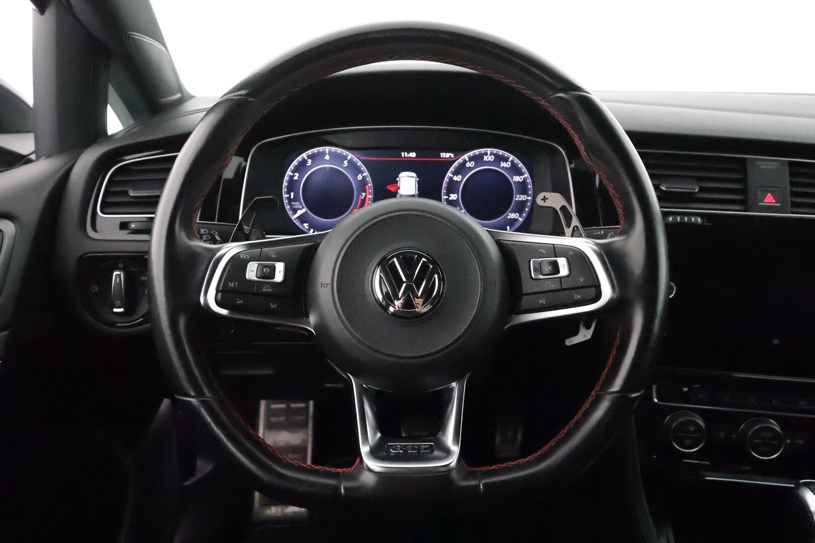 Volkswagen Golf 2017 GTI 2,0 TSI 169 kW (230 hv) DSG-autm.** Facelift / Adapt.vakkari / Digimittaristo / P.kamera / Nahka-alcantara sisusta / Keyless - Suomi-Auto / Apple&Android / Sporttipenkit