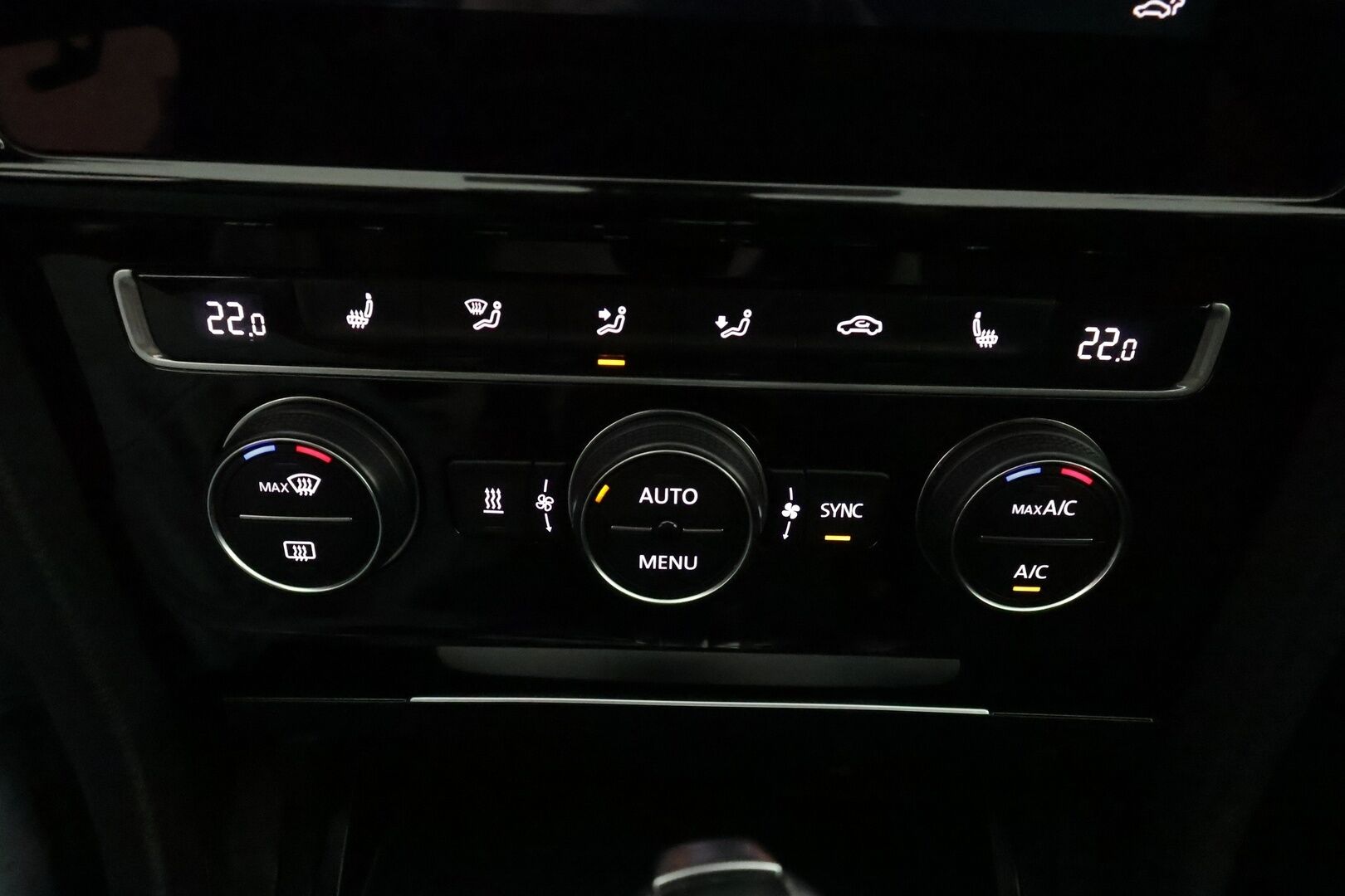 Volkswagen Golf 2017 GTI 2,0 TSI 169 kW (230 hv) DSG-autm.** Facelift / Adapt.vakkari / Digimittaristo / P.kamera / Nahka-alcantara sisusta / Keyless - Suomi-Auto / Apple&Android / Sporttipenkit