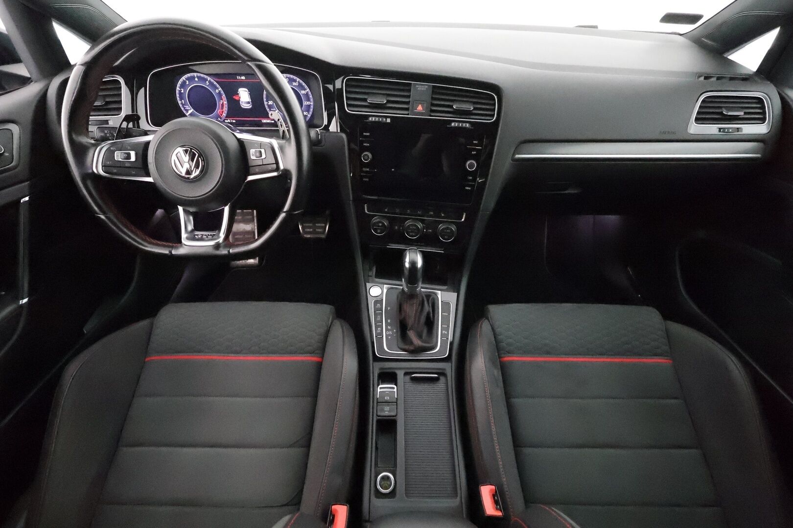 Volkswagen Golf 2017 GTI 2,0 TSI 169 kW (230 hv) DSG-autm.** Facelift / Adapt.vakkari / Digimittaristo / P.kamera / Nahka-alcantara sisusta / Keyless - Suomi-Auto / Apple&Android / Sporttipenkit