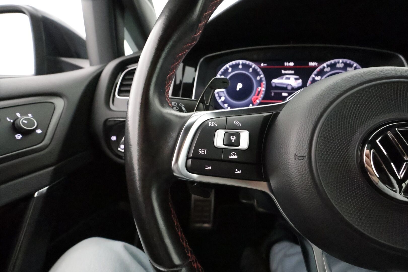Volkswagen Golf 2017 GTI 2,0 TSI 169 kW (230 hv) DSG-autm.** Facelift / Adapt.vakkari / Digimittaristo / P.kamera / Nahka-alcantara sisusta / Keyless - Suomi-Auto / Apple&Android / Sporttipenkit