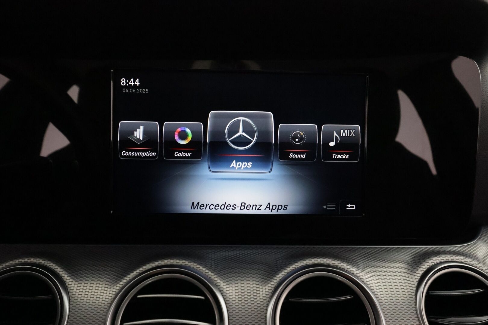 Mercedes-Benz E 2017 220 d A Premium Business ** Distronic PRO / P.Kamera / LED-High Performance / Navi / Sporttipenkit / Lohkolämmitin  ** - Suomi-auto / 2x Renkaat